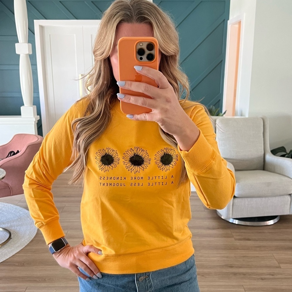 Sunflower Graphic Sweatshirt Yellow Crewneck Pullover Size M